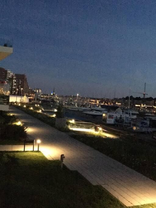 Bo Med Stil Og Udsigt Til Aarhus Lystbadehavn Daire Dış mekan fotoğraf