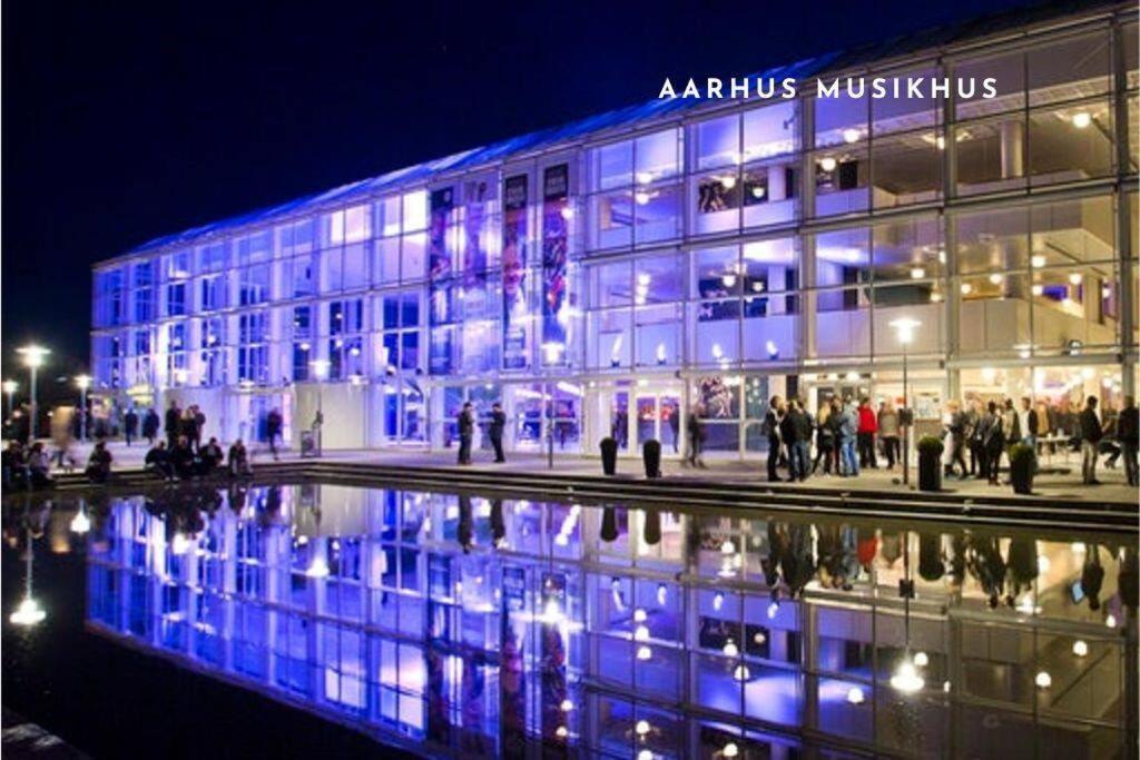 Bo Med Stil Og Udsigt Til Aarhus Lystbadehavn Daire Dış mekan fotoğraf